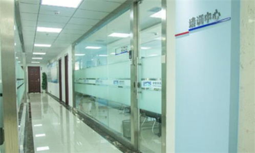 武漢金信潤天培訓(xùn)學(xué)?？诒轿雠c計(jì)算機(jī)網(wǎng)絡(luò)工程行業(yè)前瞻